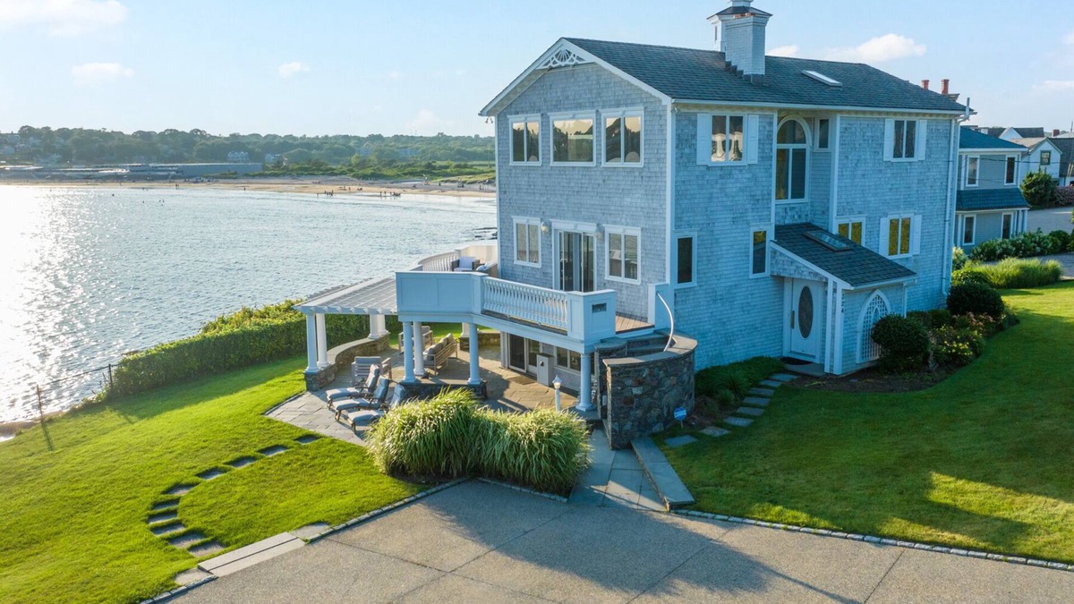 Kenyon House | Oceanfront House in Narragansett