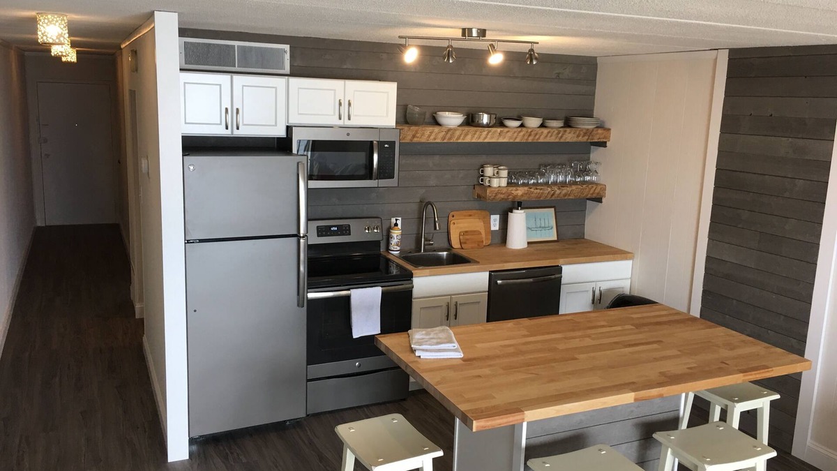 North Ocean City Condo | Oceanfront, huge balcony, New Remodel in North Ocean City