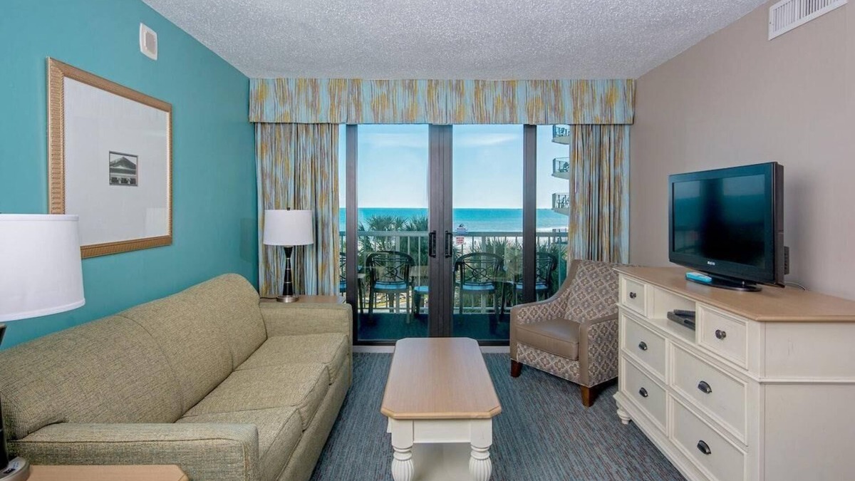 Golden Mile Condo | Oceanfront King Condo 4th Floor with Breakfast