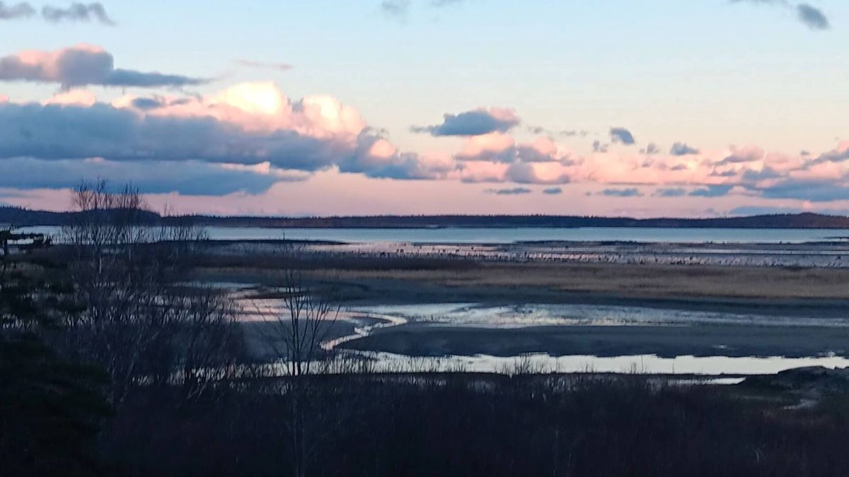 Lubec House | OCEANFRONT LOT ON 13 ACRES, 5-bedroom house with WiFi near Lubec lighthouse
