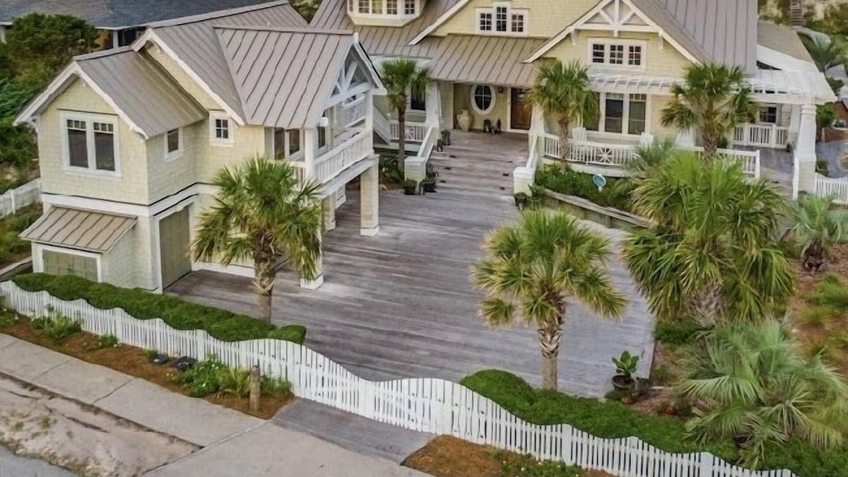 East Beach House | Oceanfront Luxury at its finest on East Beach