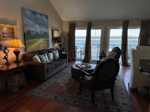 Western Shore House | Oceanfront Luxury Magical Views Sunset and Sunrise