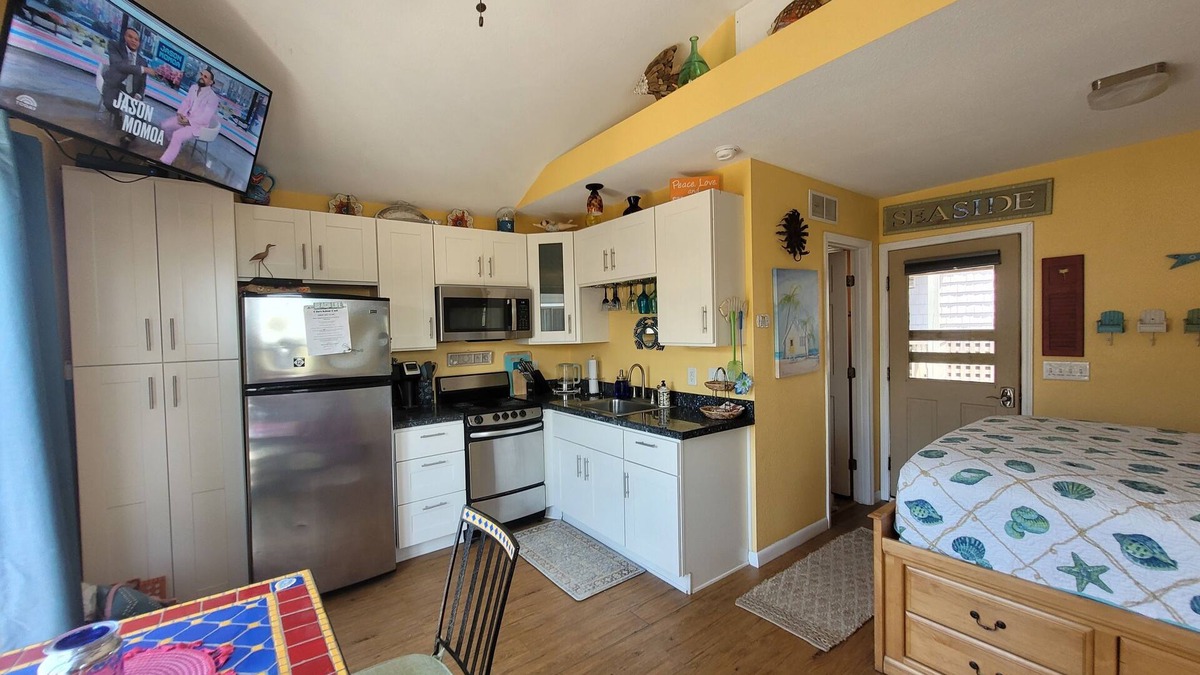Hatteras Condo | Oceanfront-Modern-Romantic Getaway