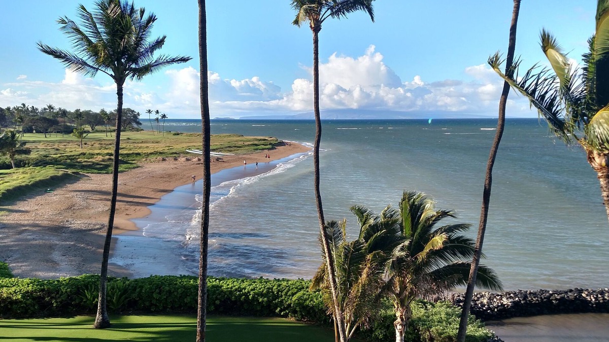 Kihei Condo | Oceanfront Remodeled 3 Bdrm! Million Dollar Views/Sounds of Surf. Mar/Apr Dates
