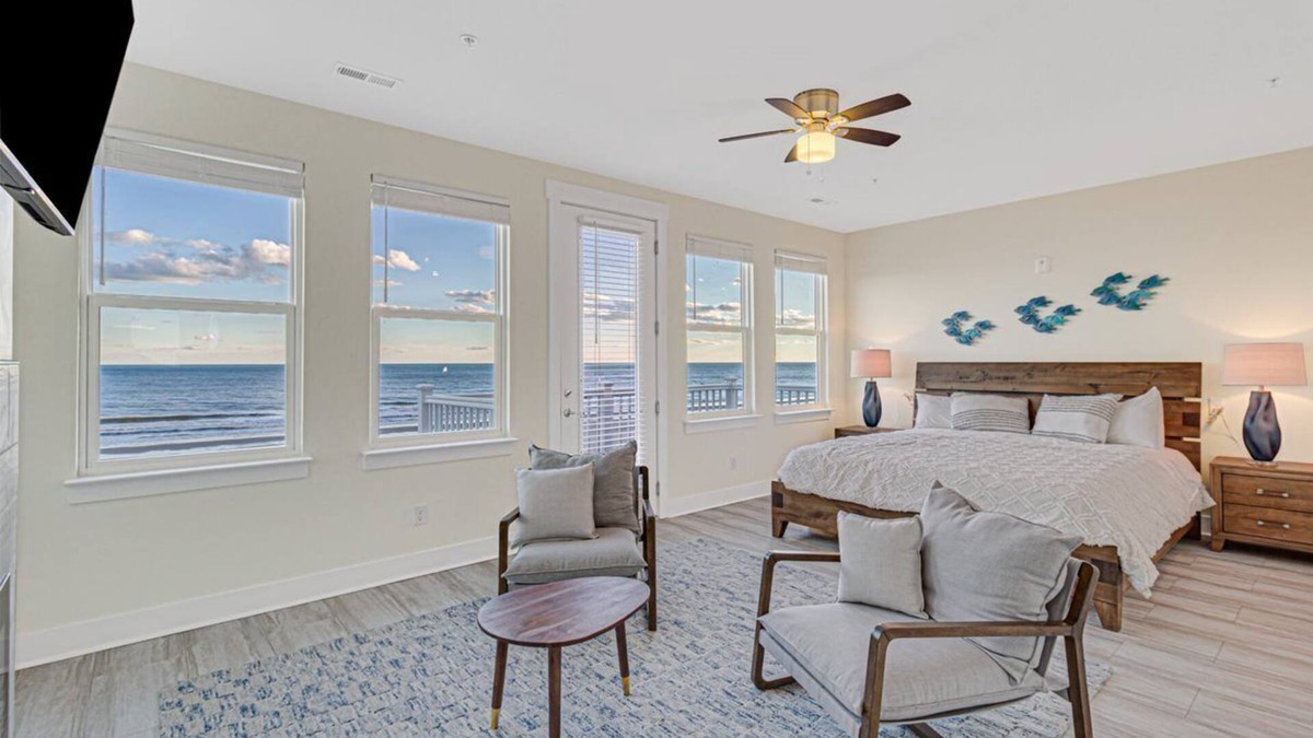 Crescent Beach House | Oceanfront Spectacular Views Media/Game Room Beach Access Private Pool Unit B