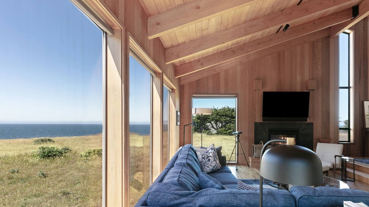 Sea Ranch House | Oceanfront Sea Ranch Abalone Bay 3 bed/2 bath dog-friendly, game room