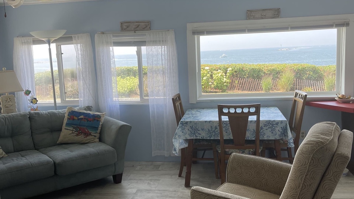 Point Judith House | OCEANFRONT, UNOBSTRUCTED VIEWS OF BREATHTAKING SUNSETS AND OCEAN/PRIVATE BEACH!