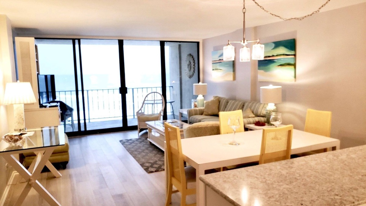 Wrightsville Beach Condo | Oceanfront, Updated condo, 2-Bedroom, 6th floor, The Islander