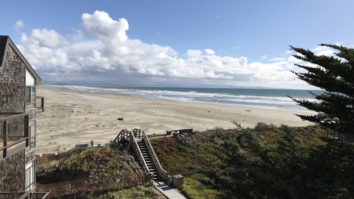 Watsonville Condo | Oceanfront Very Private Condo - 48 Pelican Point - Pajaro Dunes on Monterey Bay