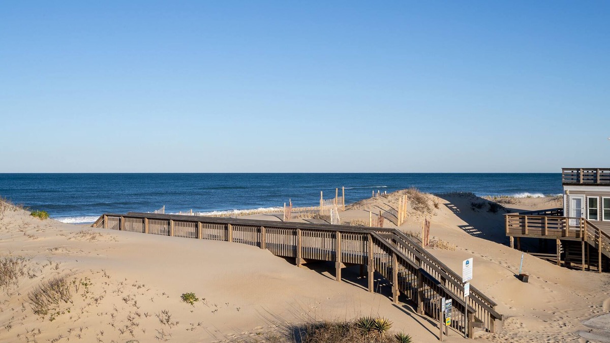 South Nags Head House | Oceanfront Views at Good Day Sunshine