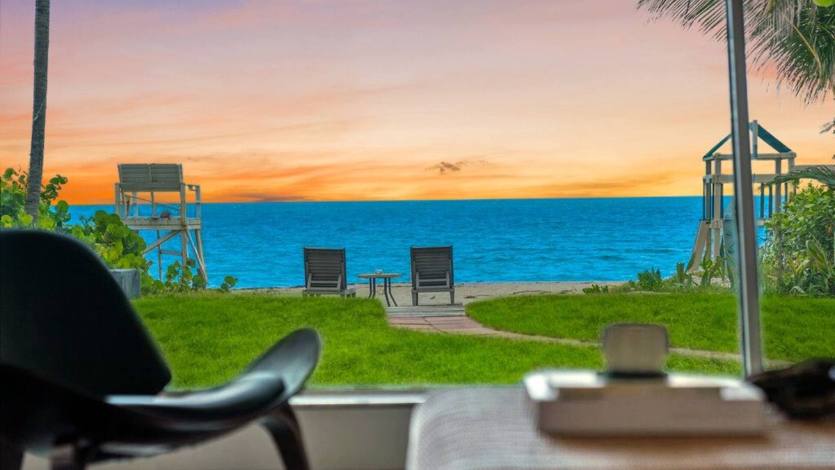 Lauderdale Beach Villa | Oceanfront Villa With Privet Beach Access !