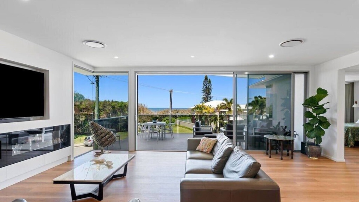 Shelly Beach House | Oceanfront with Pool -Steps Away from Shelly Beach