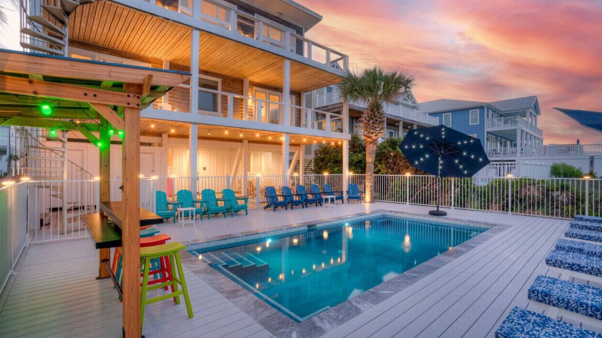 Kure Beach House | OceanFront - X5 Master bedrooms - Private Pool & Tiki bar