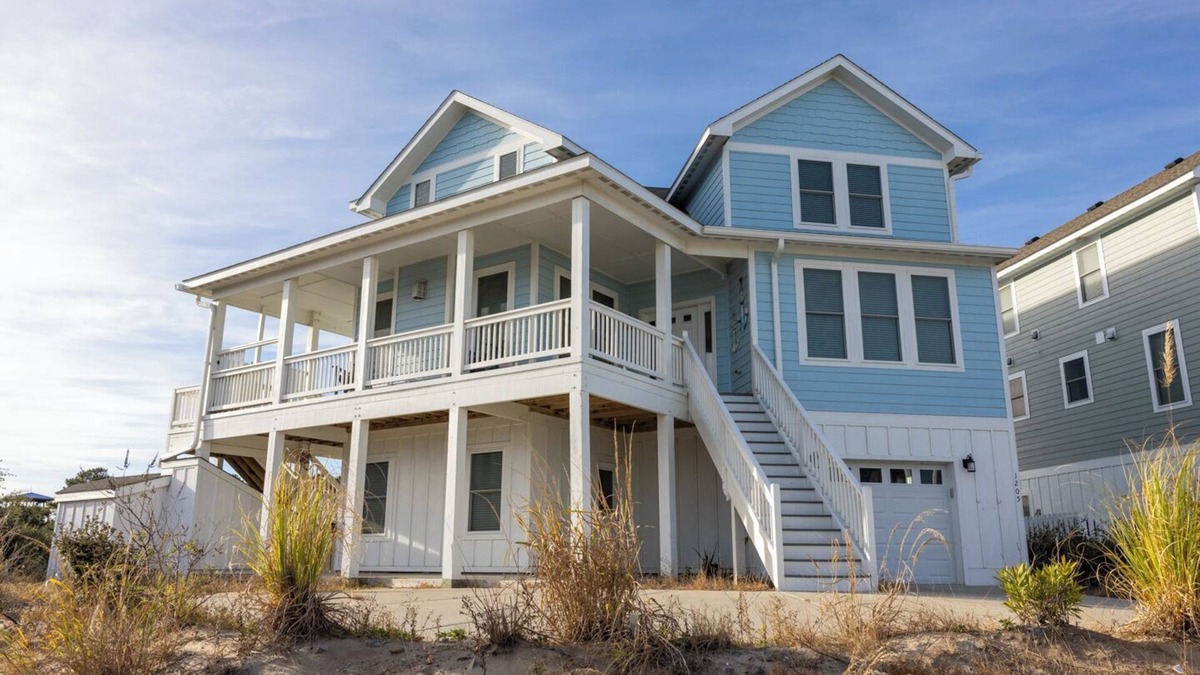 Ocean Hill House | Oceanside 7min walk2beach,6BR,Pool,HotTub,Foosball