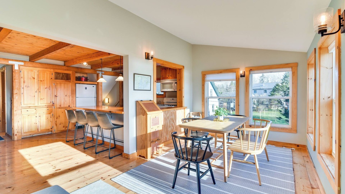 Bass Harbor Cottage | Oceanside Bass Harbor Home w/Peaceful Deck!