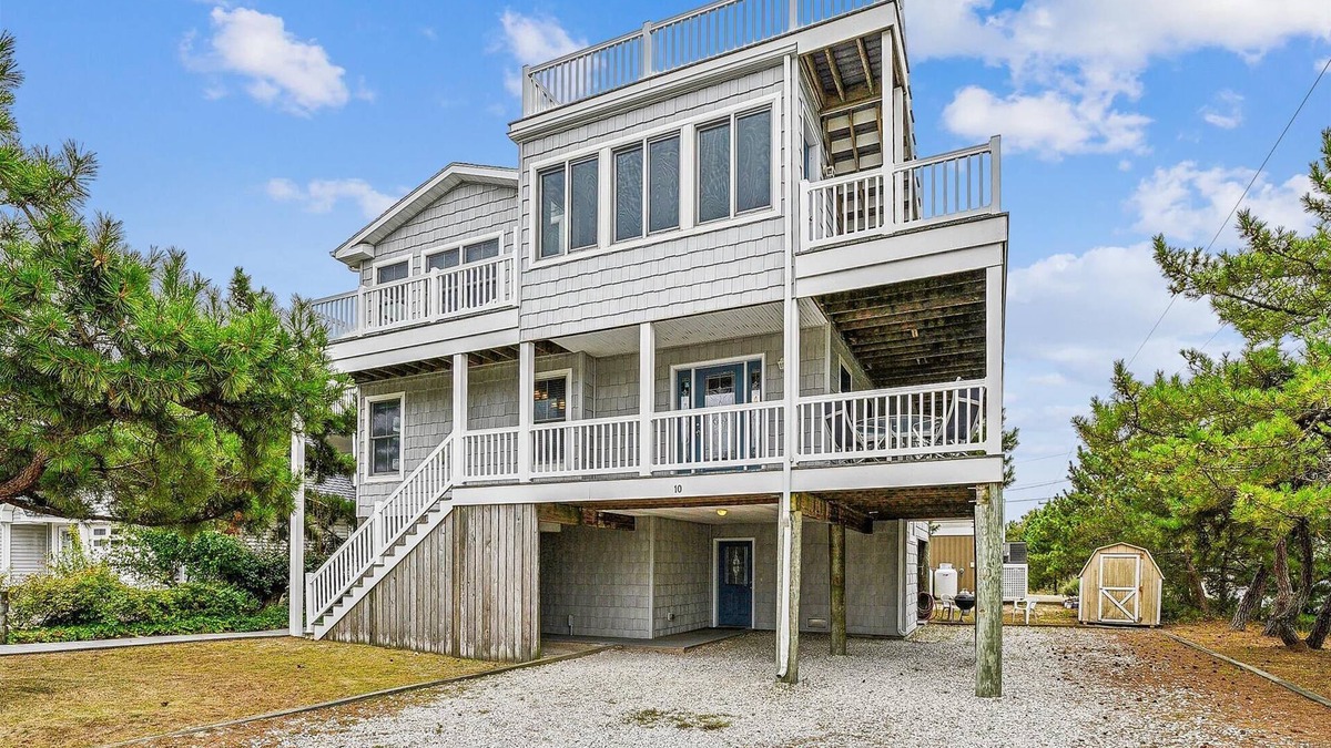 South Bethany Harbor House | Oceanside Bethany Beach Home:Short Walk to the Beach and 4 Expansive Decks!