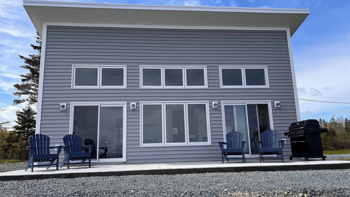 Hunts Point House | Oceanside Escape.