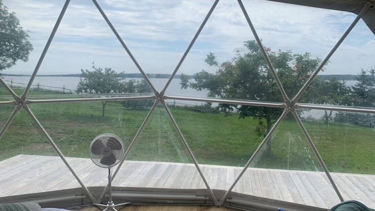 Feltzen South Cottage | Oceanside Glamping Dome near Lunenburgnn