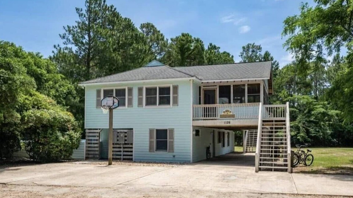 Corolla Village House | Oceanside/Walk2Beach/HeatedPool/Hot Tub/Pool Table