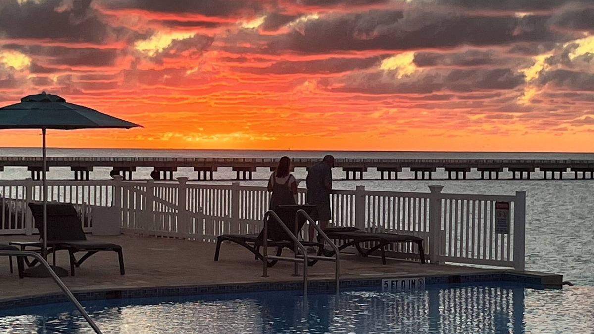 Alice Town Condo | Oceanview 2 bed, 2 bath, steps away from clubhouse, beach and pool.