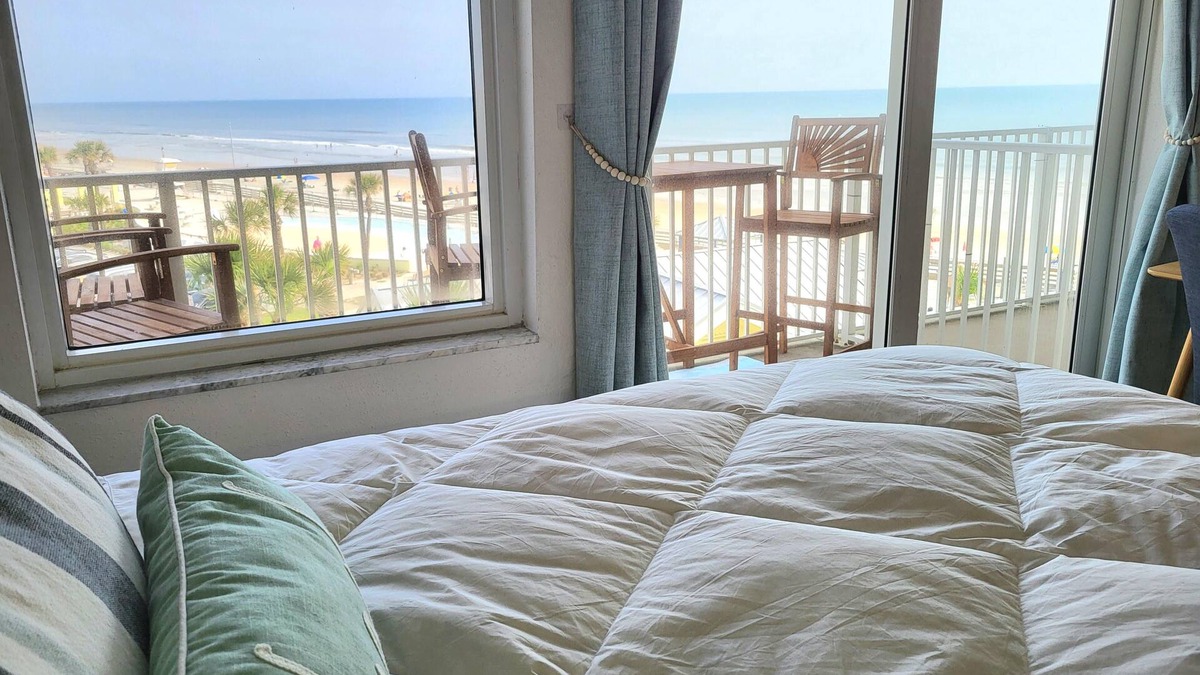 Lenox Park Apartment | Oceanview & direct beach access. -NO CLEANING FEES- Pool is open!