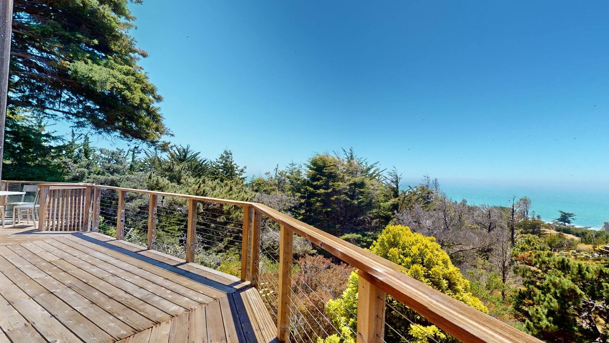 Gualala House | Oceanview house with enclosed private yard - dog friendly