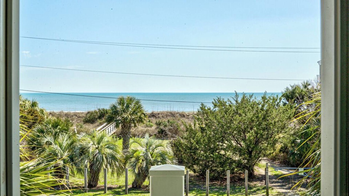 Myrtle Beach House | Oceanview pet friendly pool and spa wonderful