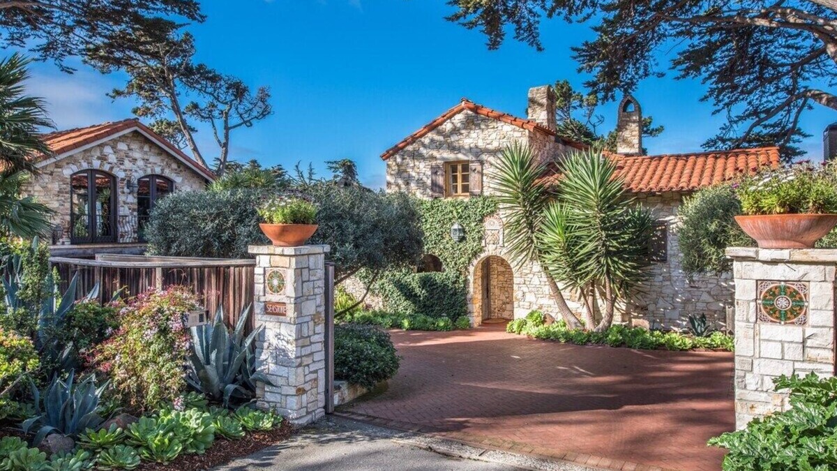Golden Rectangle Villa | Oceanview Stone Villa with Old World Flair