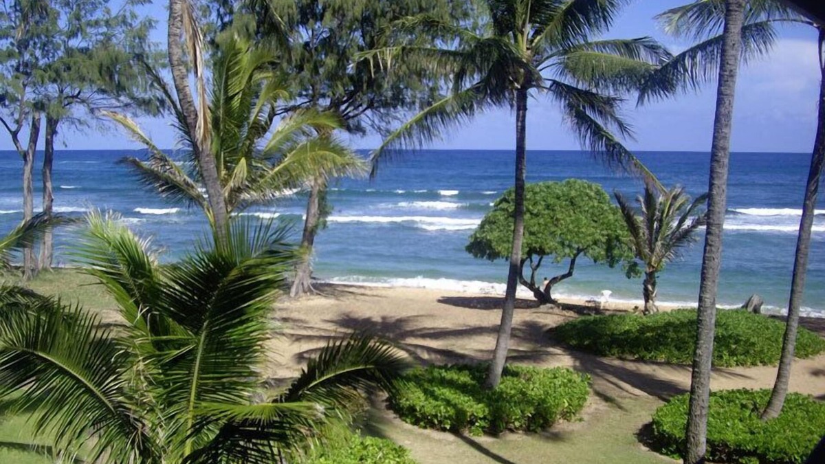 Wailua Condo | Oceanview Top Floor Studio | Islander on the Beach 361