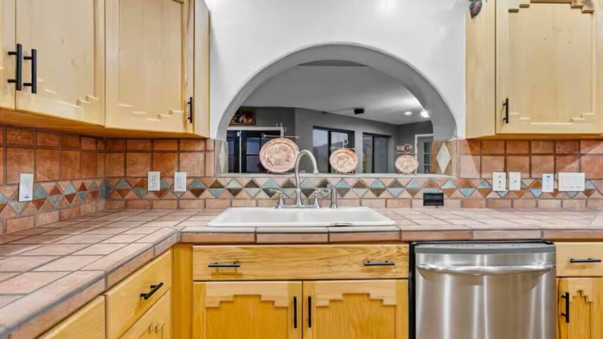Rio Rico House | Ocotillo Ranch, relax, enjoy the majestic mountains, wildlife and best sunsets.