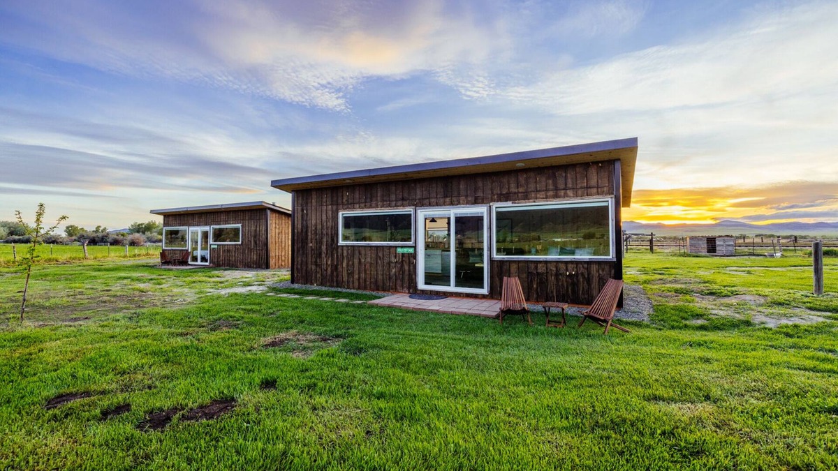 Whitehall Other | Off-grid farm stay with spectacular mountain views!