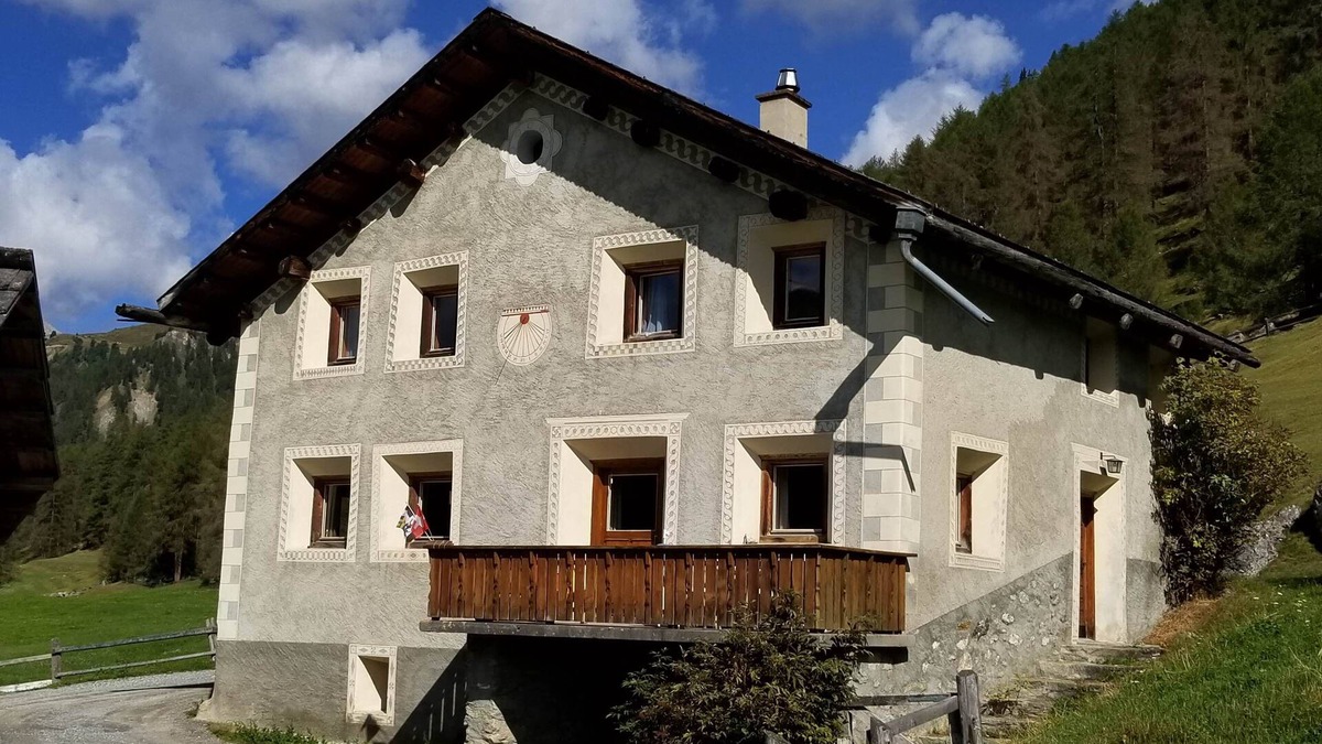 Fuldera House | Off the beaten path - high above the valley floor - sleeps 8 - breathtaking view