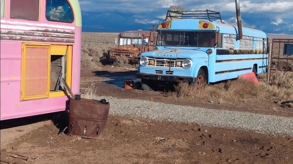 Carson Cabin | Off the grid bus #2