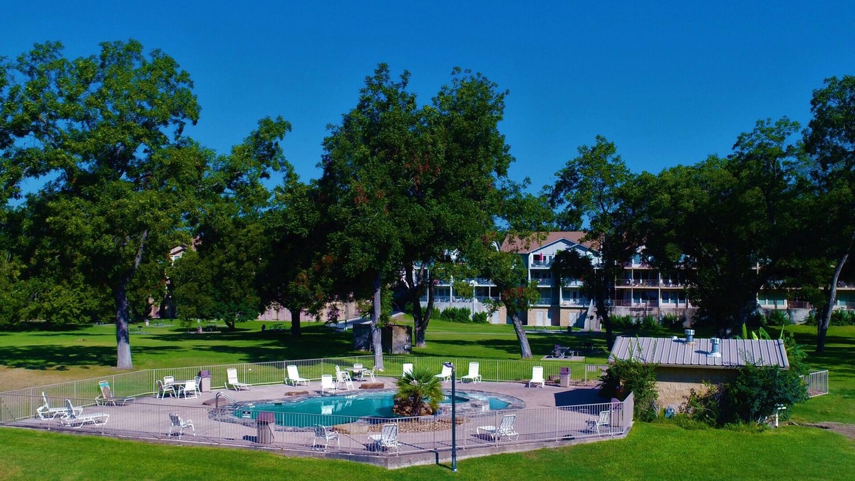 New Braunfels Condo | Off the Hook Chardonnay Getaway, Watewheel Condos On The River, pet friendly