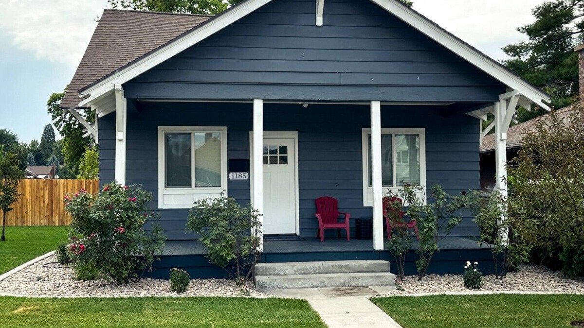 Ogden House | Ogden Base Camp: Spacious 5-Bedroom House with 3 Bathrooms in a Tranquil Neighborhood