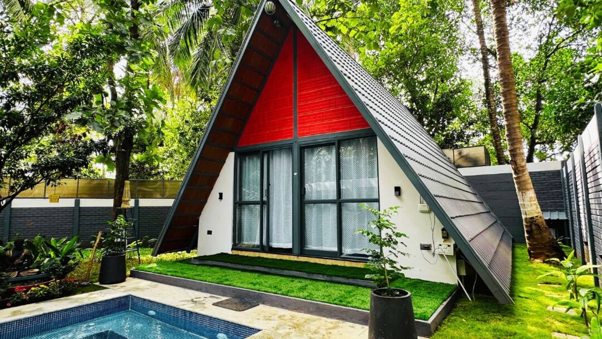 Ramanagara Cottage | Oh-Bali Villa by Travent Mug