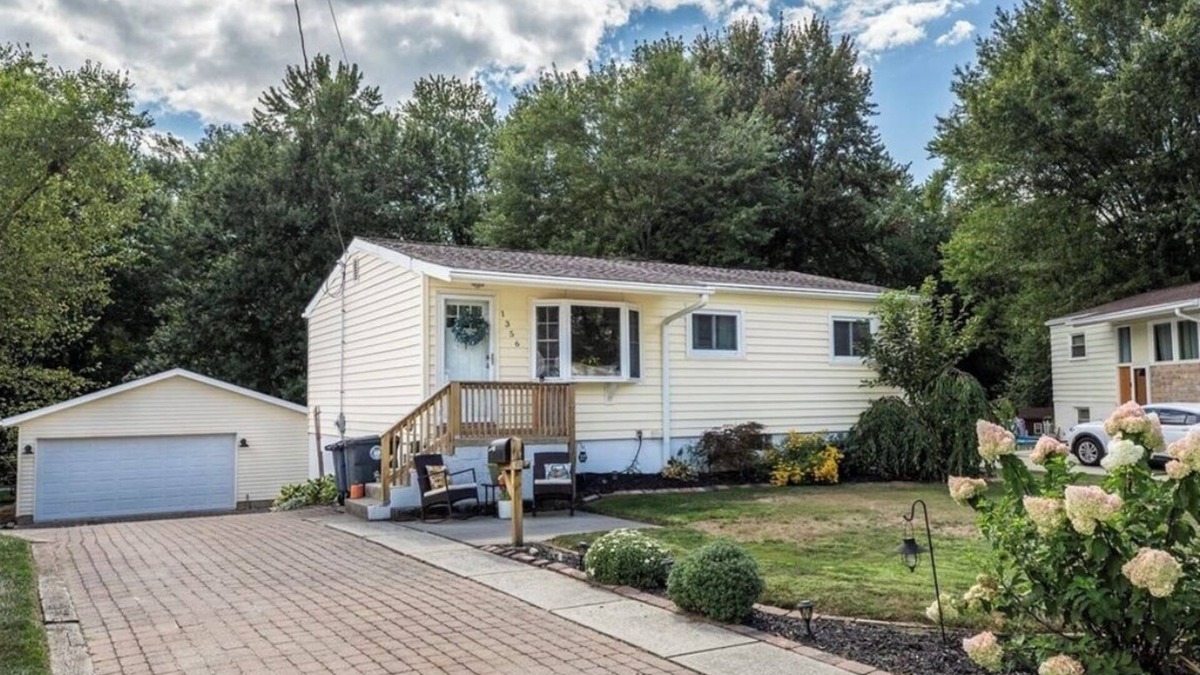 Akron House | Ohio Towpath Paradise Luxury Canal-Side 3BR Pet-Friendly Near DT Akron!