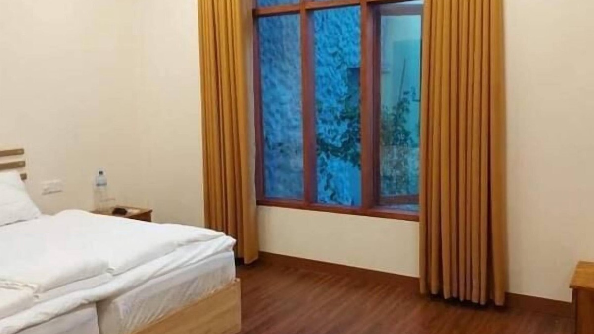 Maamigili Hotel | Oi Beach