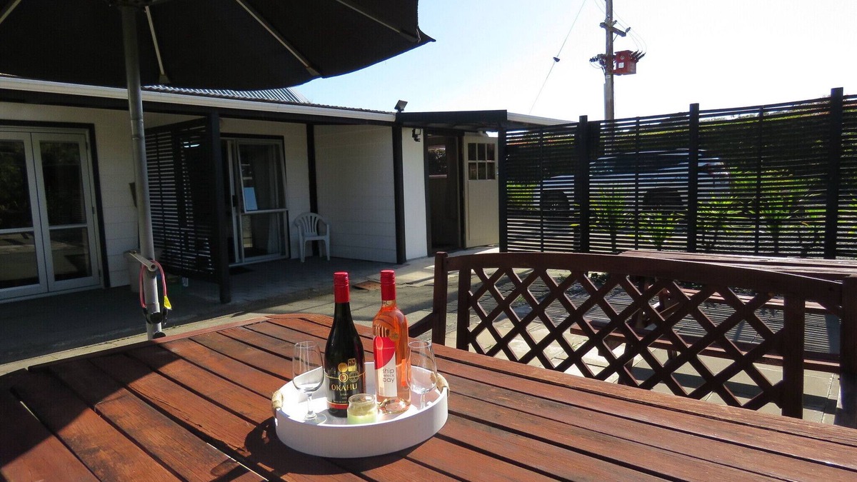 Kaitaia Apartment | Okahu Vineyard Stay