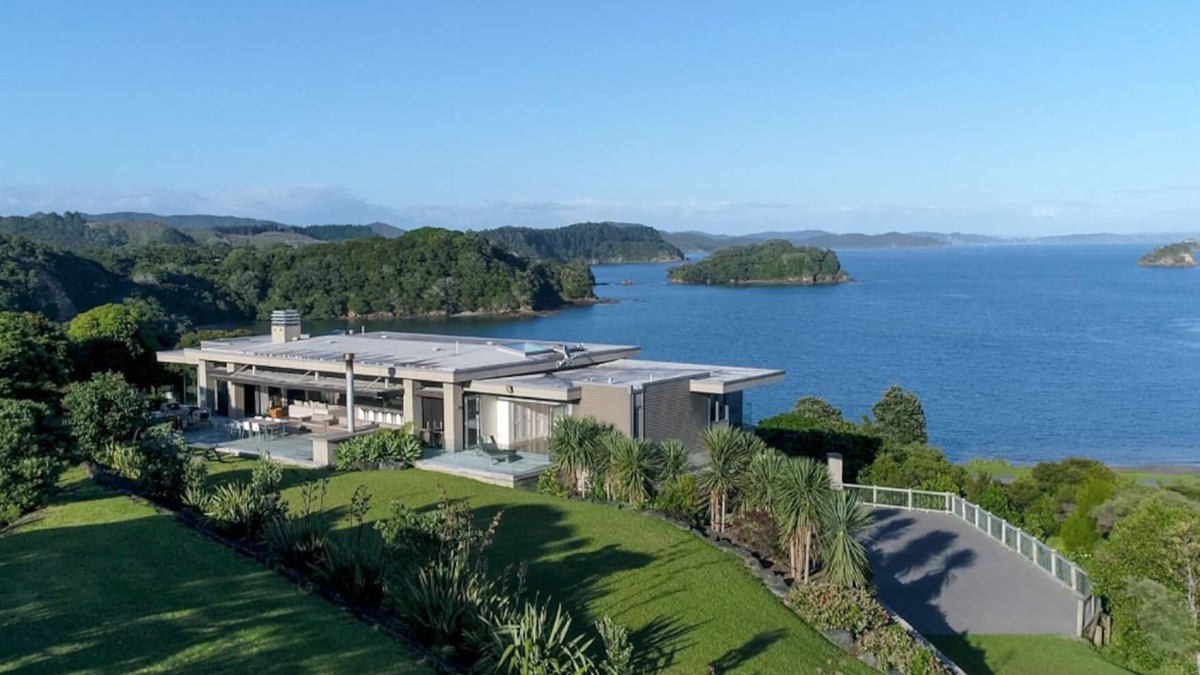 Rawhiti House | Oke Beach House - Rawhiti Luxury