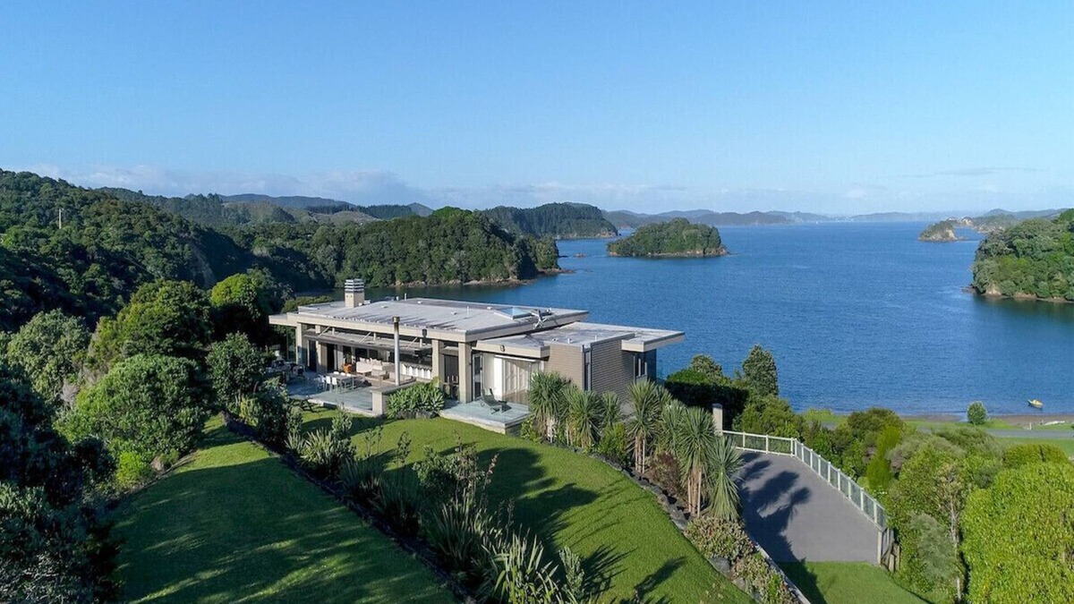 Rawhiti House | Oke Beach House - Rawhiti Luxury