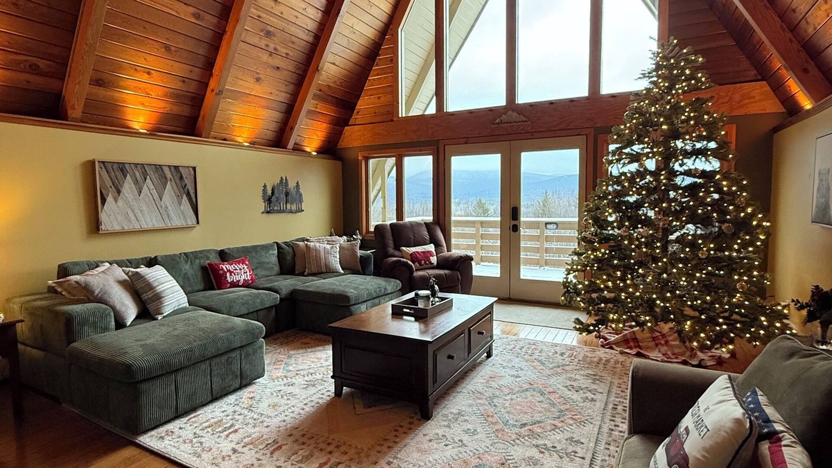 Cuttingsville House | Okemo&Killington Retreat 90acre Private Mountain Getaway! Breathtaking View!