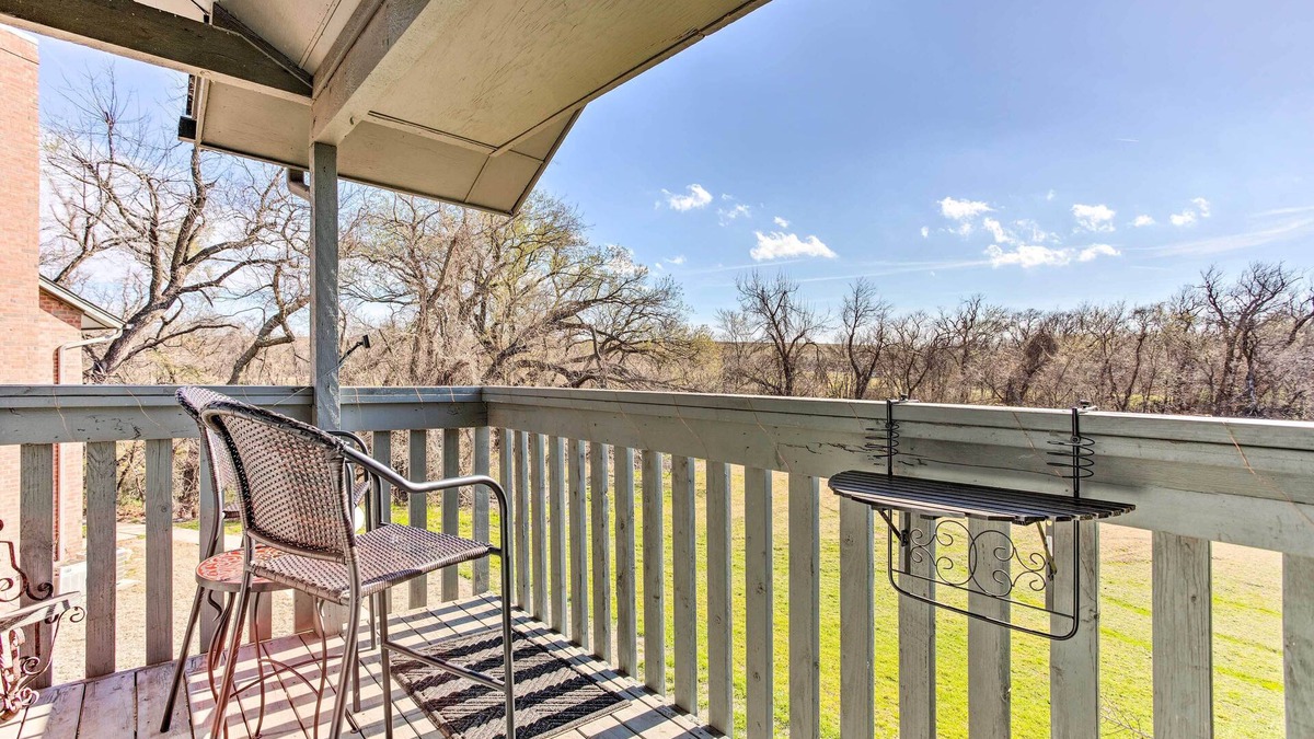 Oklahoma City Condo | Oklahoma City Vacation Rental Near Lake & Trails!