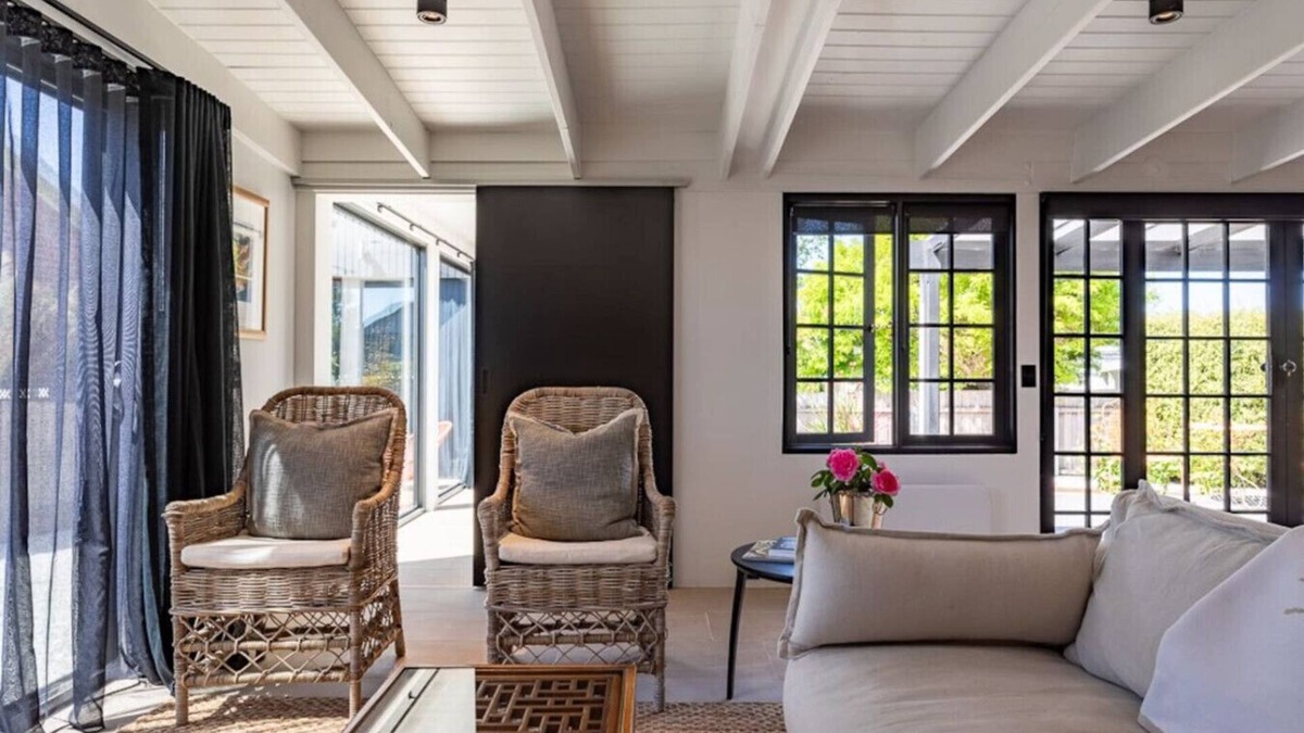 Perth House | Old Charm Meets New in Clarence