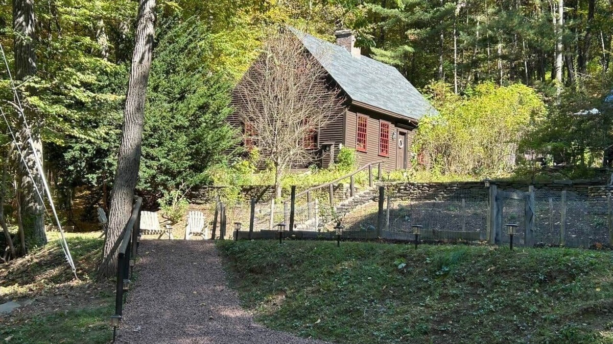 Deerfield House | Old Deerfield Treasure!