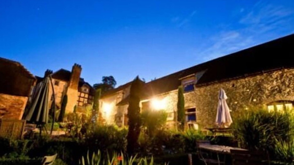 Downton on the Rock House | Old Downton Lodge