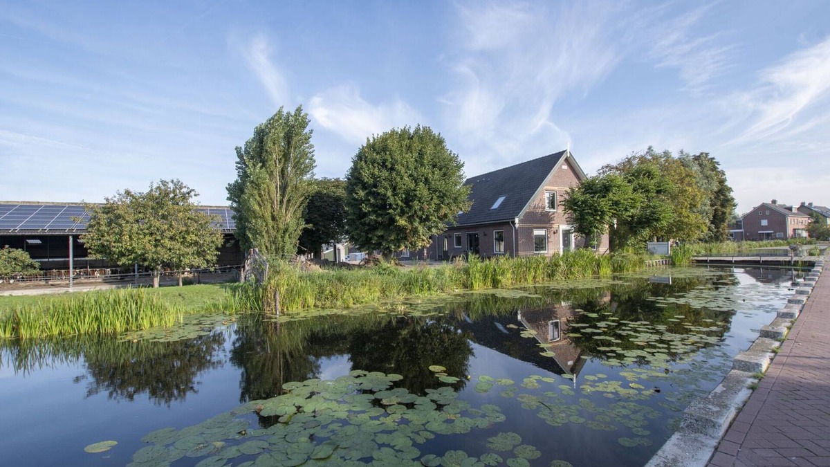 Leidschendam Apartment | Old Dutch stable from about 1890 renovated into apartments