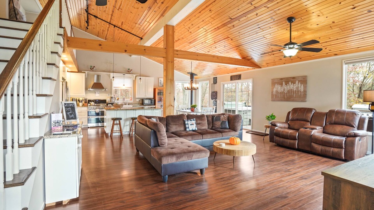 Creola Cabin | Old Faithful Getaway | Fire Pit | HotTub