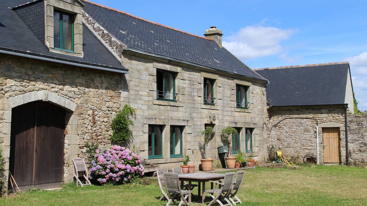Quemeneven House | Old farmhouse close to Locronan, ideal family,