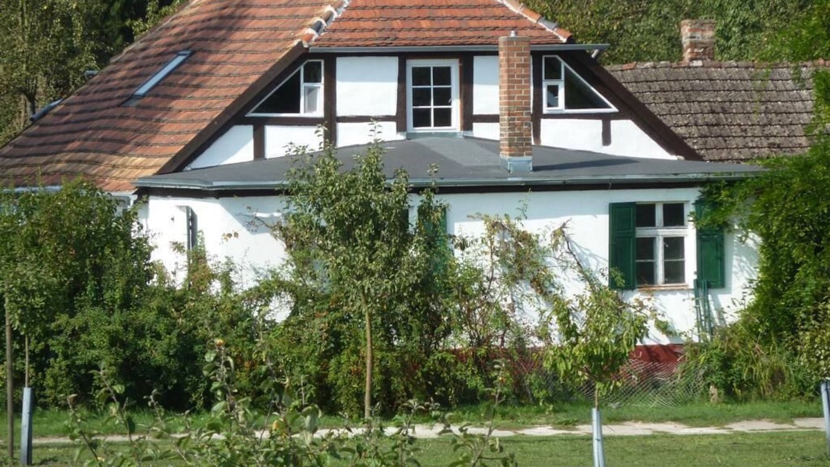 Kustrin-Kietz Other | Old farmhouse in a large orchard directly on the Oder dike